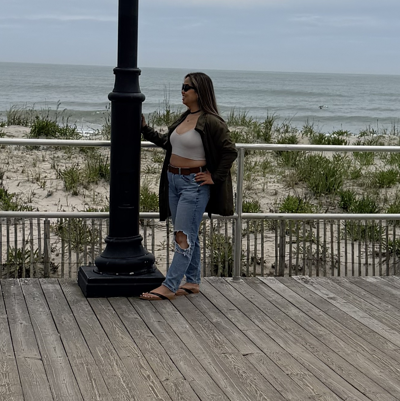 AE Stretch Super High-Waisted Ripped Ankle Straight Jean