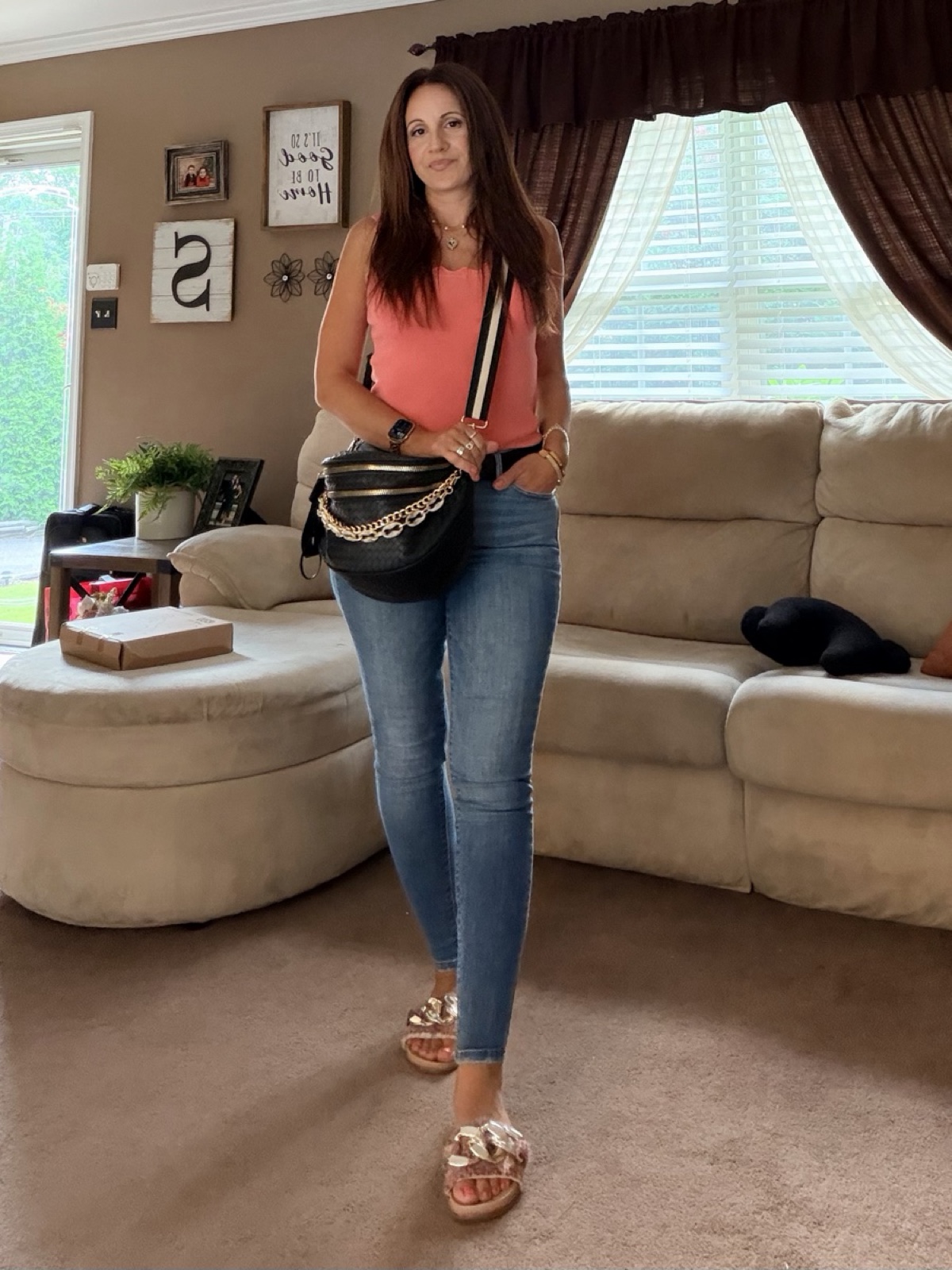 Loving this outfit combo 🖤 Everything linked in bio!
👖 Judy Blue High Waist Tummy Control Classic Skinny Jeans — $73.95
👕 Saodimallsu Womens Scalloped Tank Tops Square Neck Knit Sweater Vest — $14.99