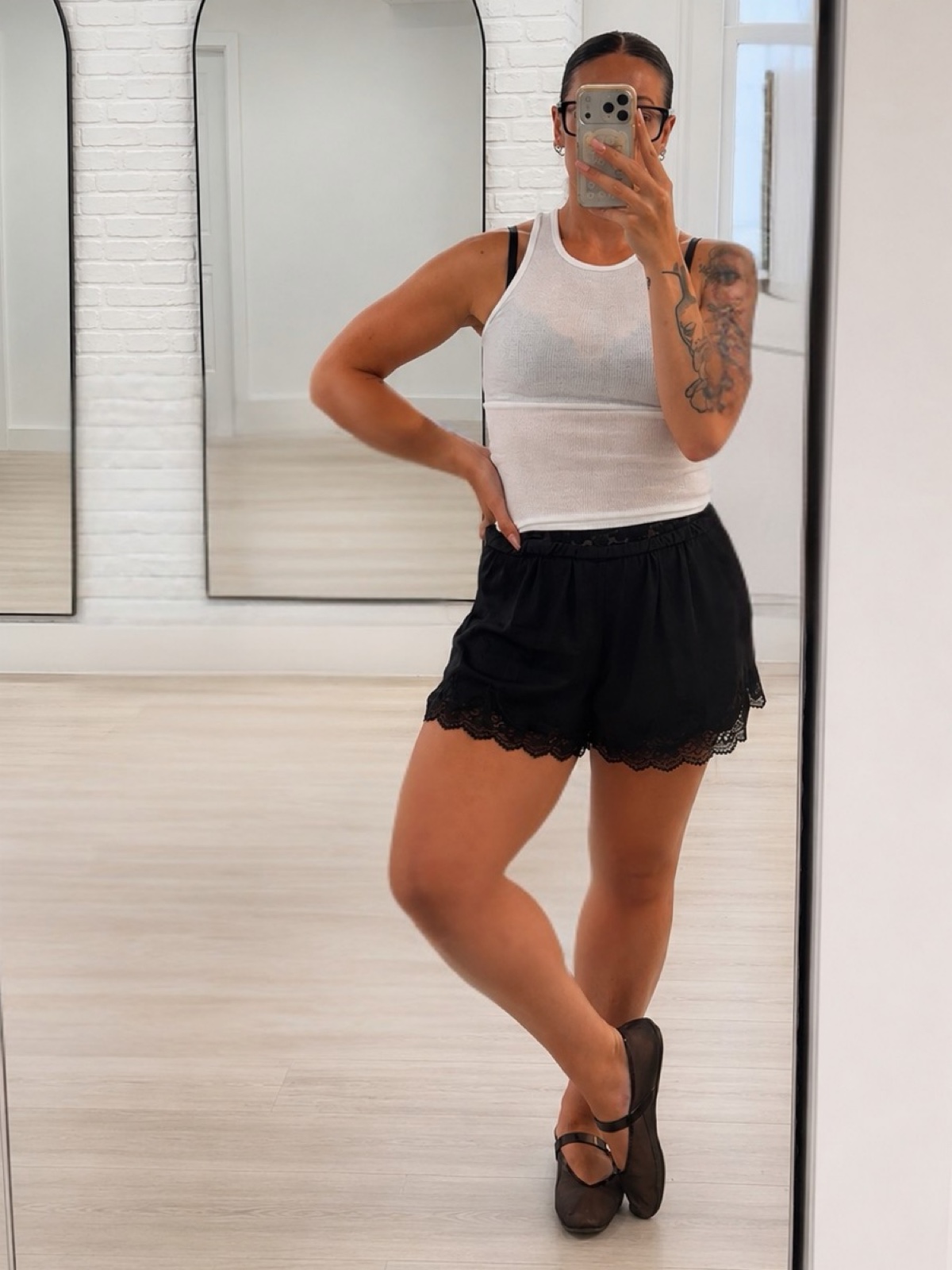 Loving this outfit combo 🖤 Everything linked in bio!
👕 M — $9.99
👖 Aerie Night Out Satin Lace Boxer — $30
👟 Women's Vancee Mary Jane Ballet Flats - Black Mesh — $89
👕 Romantic Corded Lace Unlined Balconette Bra — $59.95
