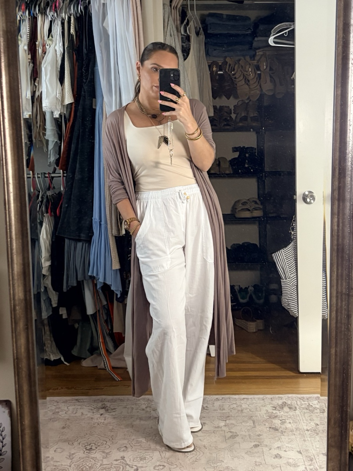 Summer time simplicity 🤍